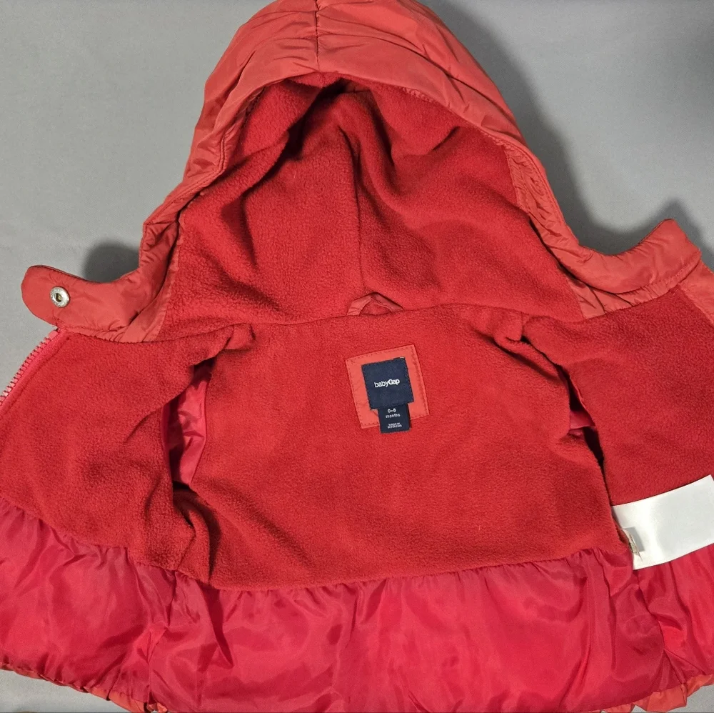 BABY GAP Cherry Red Hooded Puffer Jacket Coat Size 0-6 Months Winter Wear